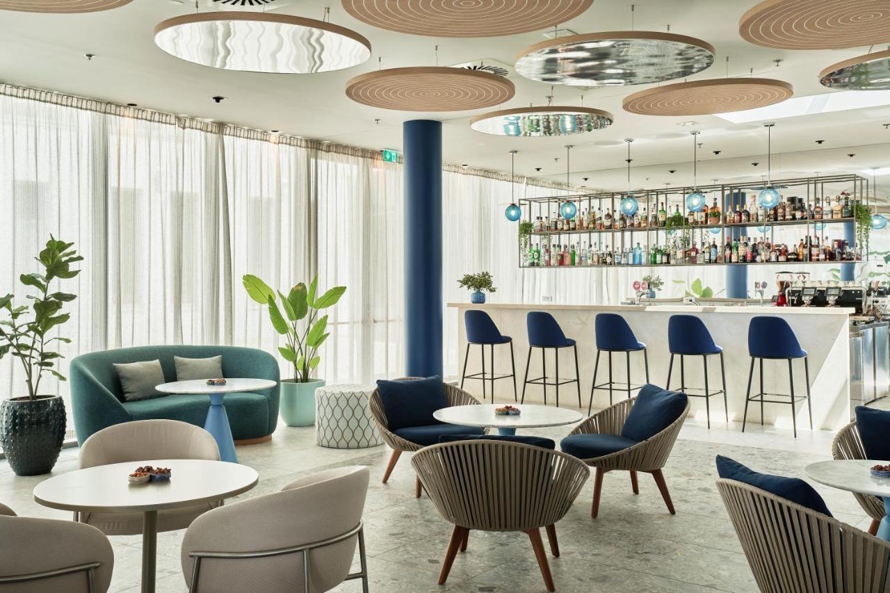 Falkensteiner Family Hotel Diadora Петркане Екстериор снимка The interior of the bar