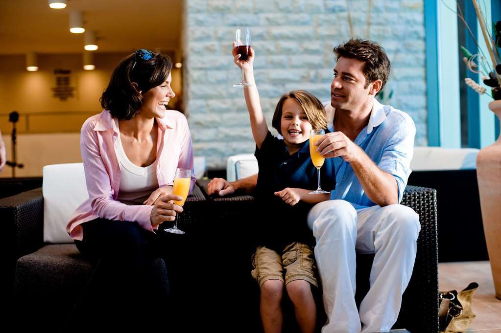 Falkensteiner Family Hotel Diadora Петркане Интериор снимка Family at a resort